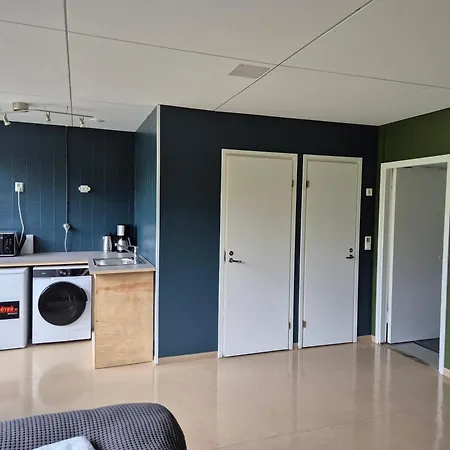 Nato Bunker With Bed And Appliancies * 미켈리