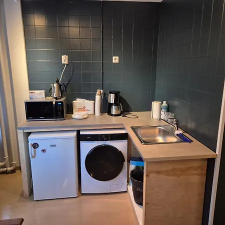 Nato Bunker With Bed And Appliancies